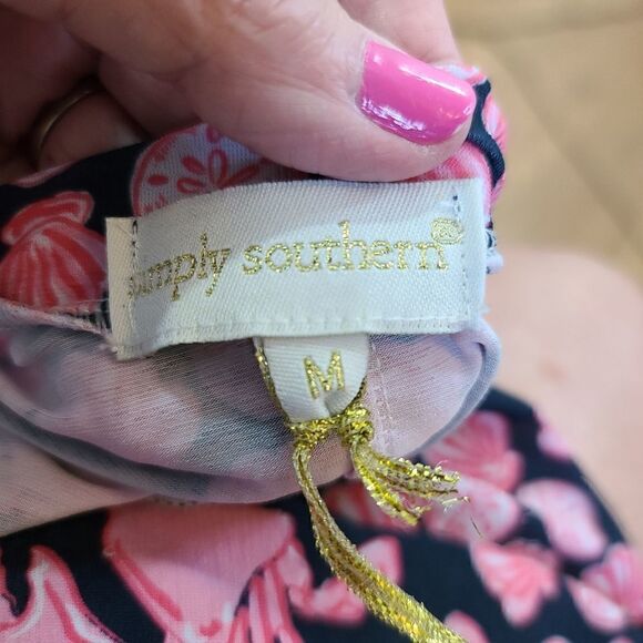 Simply Southern Asymmetrical Hem Top/Mini Medium - Picture 4 of 9